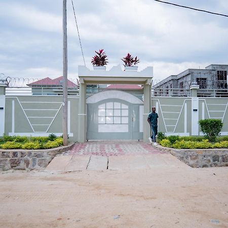 The City Block Apartment Buyumbura Exterior foto