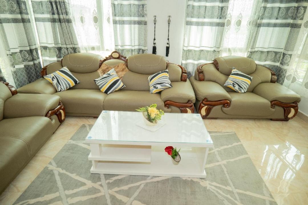 The City Block Apartment Buyumbura Exterior foto