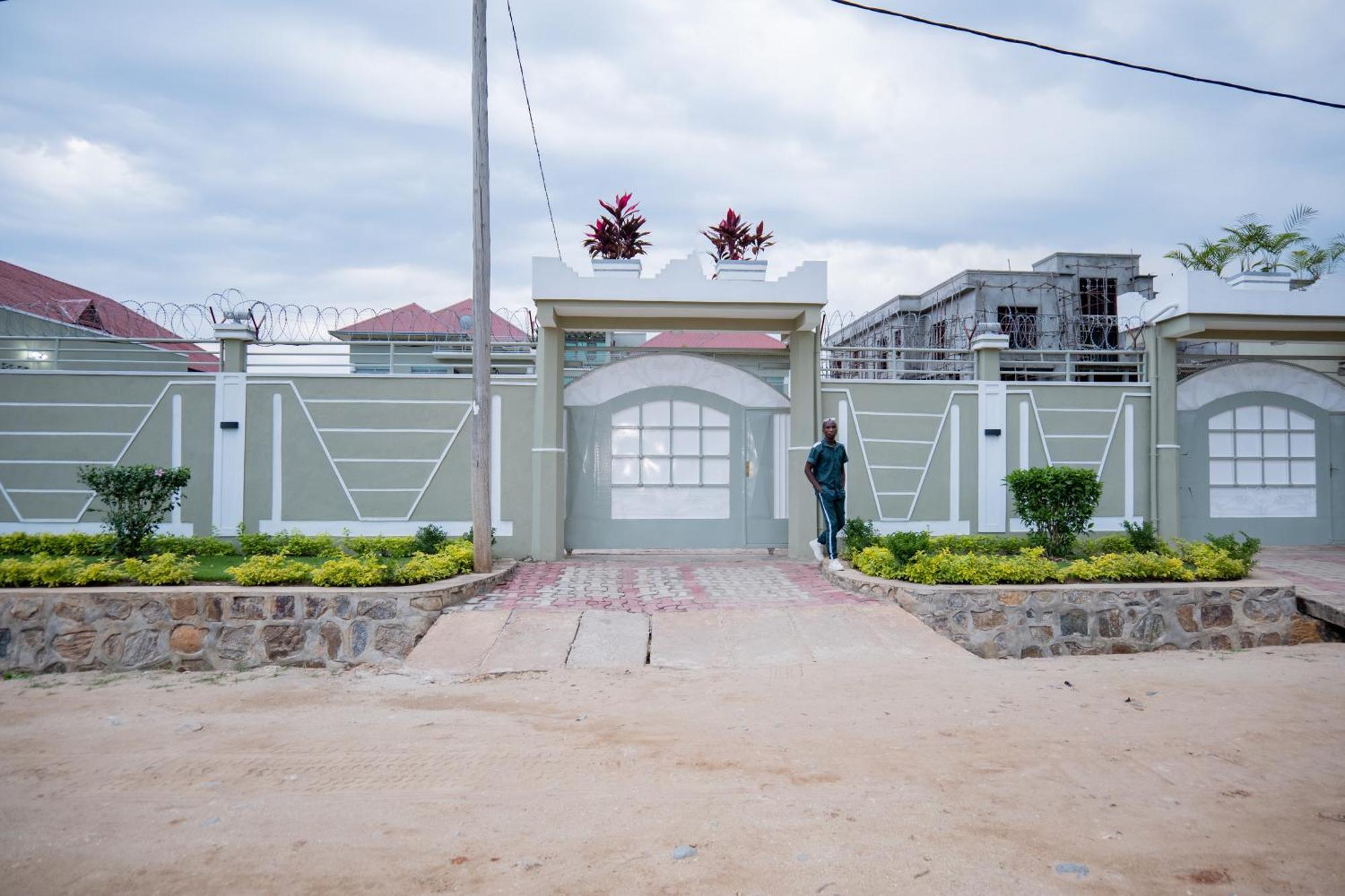 The City Block Apartment Buyumbura Exterior foto